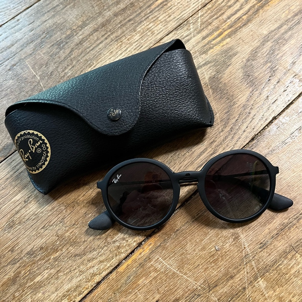 Ray ban round sunglasses with case!
